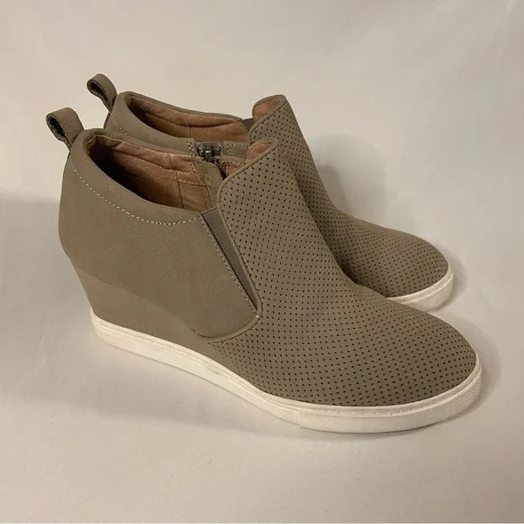 Caslon Shoes Caslon Aiden Tan Leather Zipup Wedge Ankle Boot